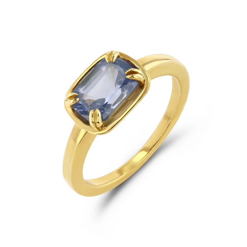 BLUE SAPPHIRE BASKET RING