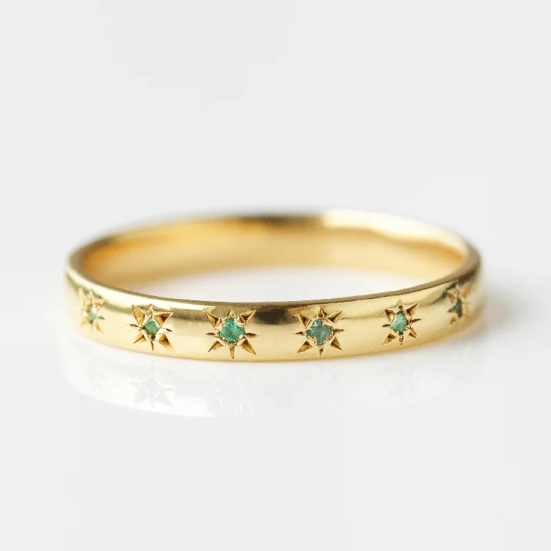 Simple Star Set Emerald Band